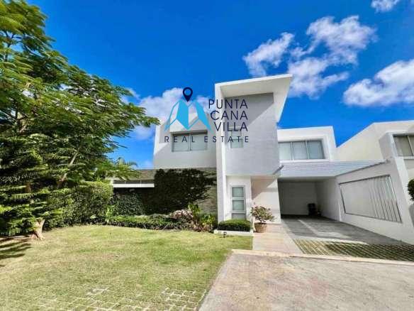 Three Bedroom Villa for Sale in Downtown Punta Cana, Bávaro ()