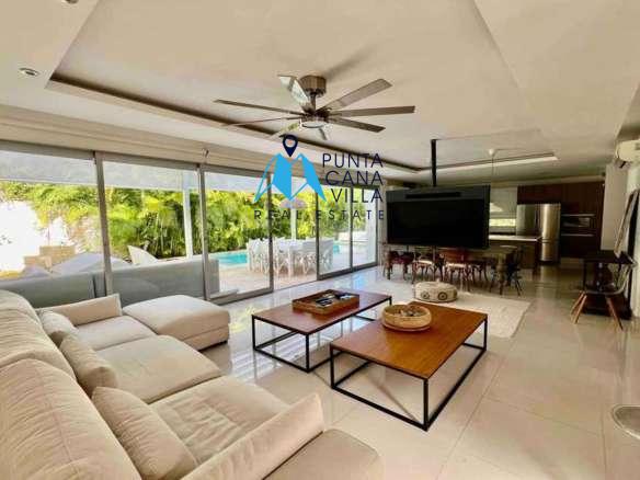 Three Bedroom Villa for Sale in Downtown Punta Cana, Bávaro ()