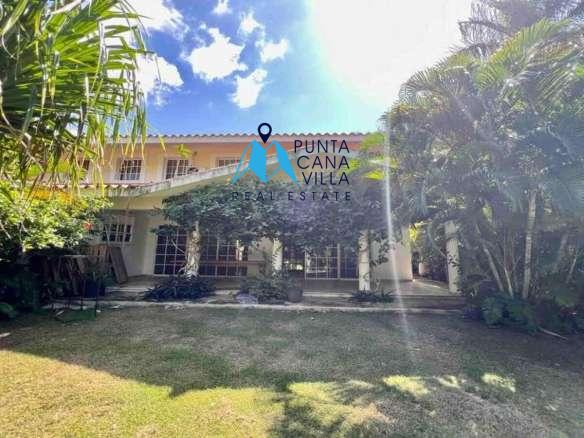 Cocotal, Punta Cana Real Estate Bed Duplex Villa w Maid's Room ()