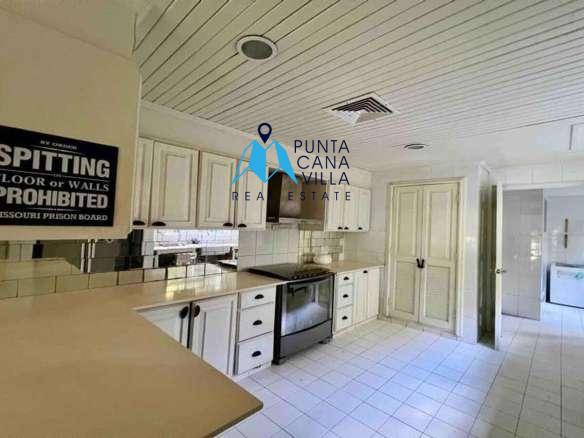 Cocotal, Punta Cana Real Estate Bed Duplex Villa w Maid's Room ()