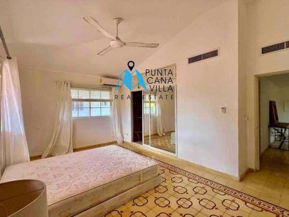 Cocotal, Punta Cana Real Estate Bed Duplex Villa w Maid's Room ()