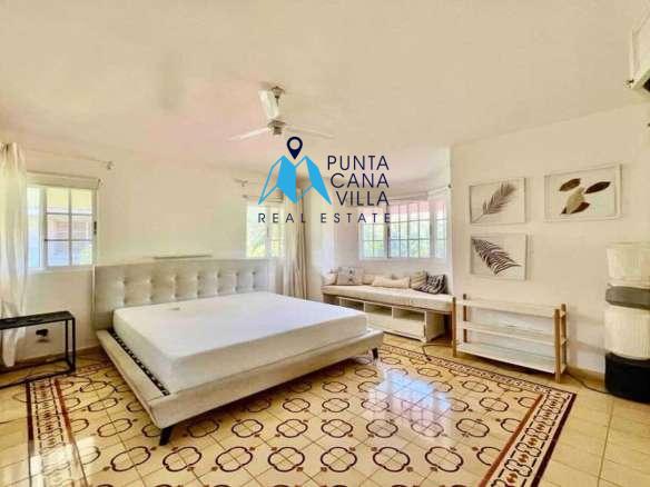 Cocotal, Punta Cana Real Estate Bed Duplex Villa w Maid's Room ()