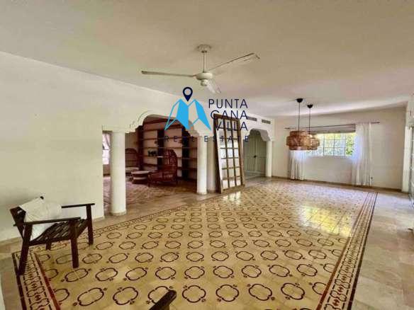 Cocotal, Punta Cana Real Estate Bed Duplex Villa w Maid's Room ()