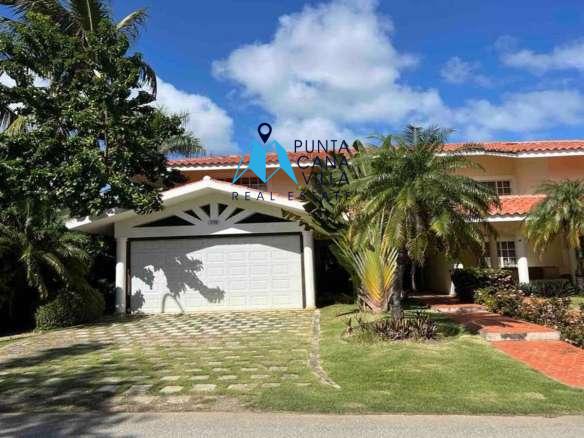Cocotal, Punta Cana Real Estate Bed Duplex Villa w Maid's Room ()