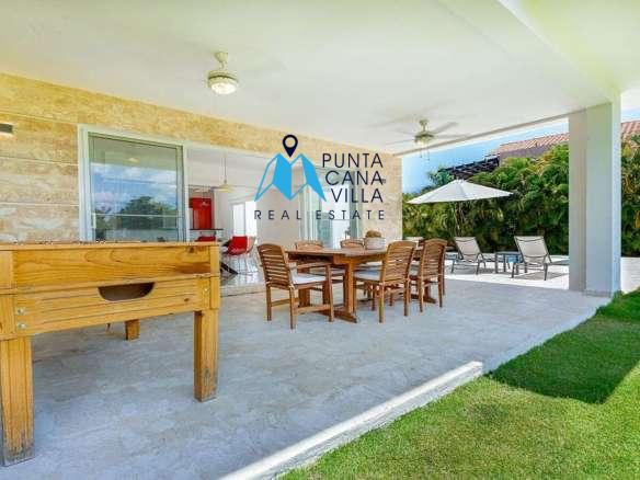 Modern Cocotal Bavaro Villa for Sale – Spacious Bedrooms ()