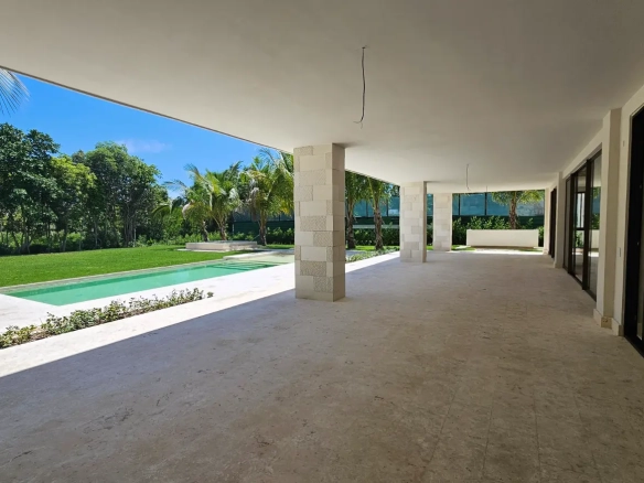 ID Prime Hacienda Golf Estate BR Luxury Villa with Tropical Zen Garden ()