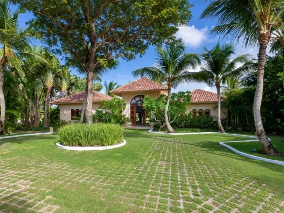 ID , Arrecife Villa Four Bedrooms of Pure Golf and Ocean Frontage at Punta Cana Resort ()
