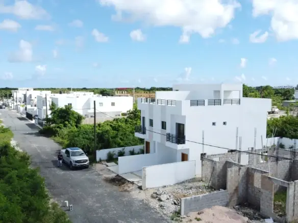 Modern Bed Townhouse at Peony Residences Private Pool & Rooftop Terrace in Heart of Bavaro Punta Cana ()