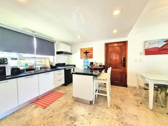 ID Exclusive Bedroom Beachfront Penthouse in Playa Turquesa, Bavaro for Sale ()