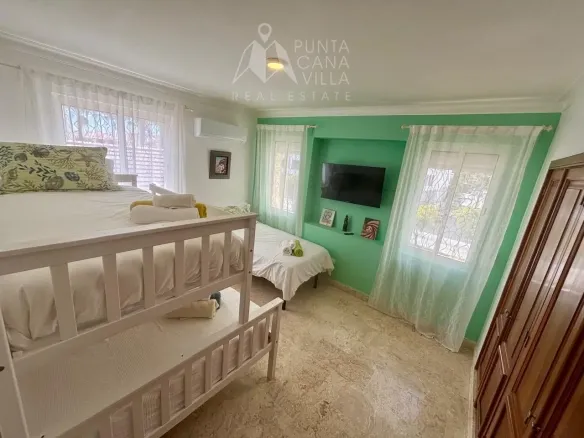 ID Exclusive Bedroom Beachfront Penthouse in Playa Turquesa, Bavaro for Sale ()