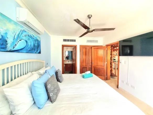 ID Exclusive Bedroom Beachfront Penthouse in Playa Turquesa, Bavaro for Sale ()