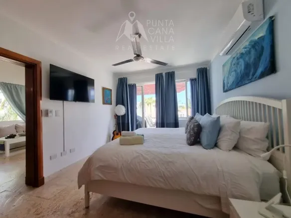 ID Exclusive Bedroom Beachfront Penthouse in Playa Turquesa, Bavaro for Sale ()