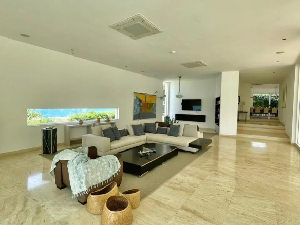 ID Villa Noah A Serene Six Bedroom Coastal Retreat For Sale on the Shores of El Limón, Samana ()